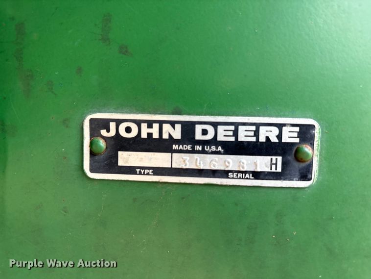 image for item FC2351 Allis-chalmers Gleaner L2 Golden Harvest combine