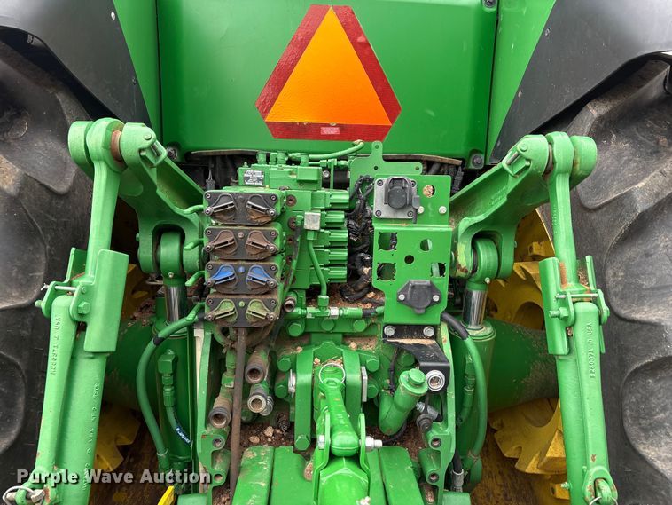 image for item FC2352 2014 John Deere 7250R MFWD tractor