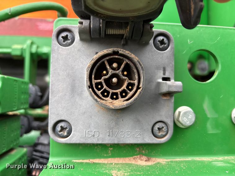 image for item FC2352 2014 John Deere 7250R MFWD tractor