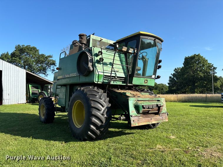 image for item FG0509 1982 John Deere 6620 Turbo combine