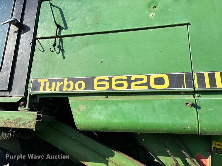 image for item FG0509 1982 John Deere 6620 Turbo combine
