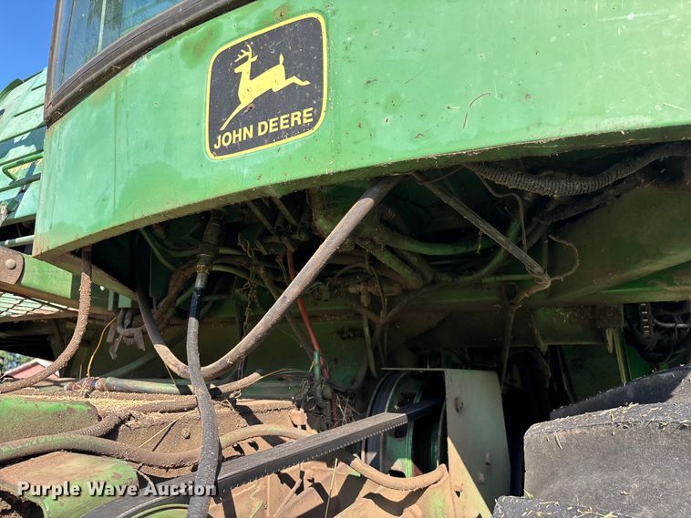 image for item FG0509 1982 John Deere 6620 Turbo combine