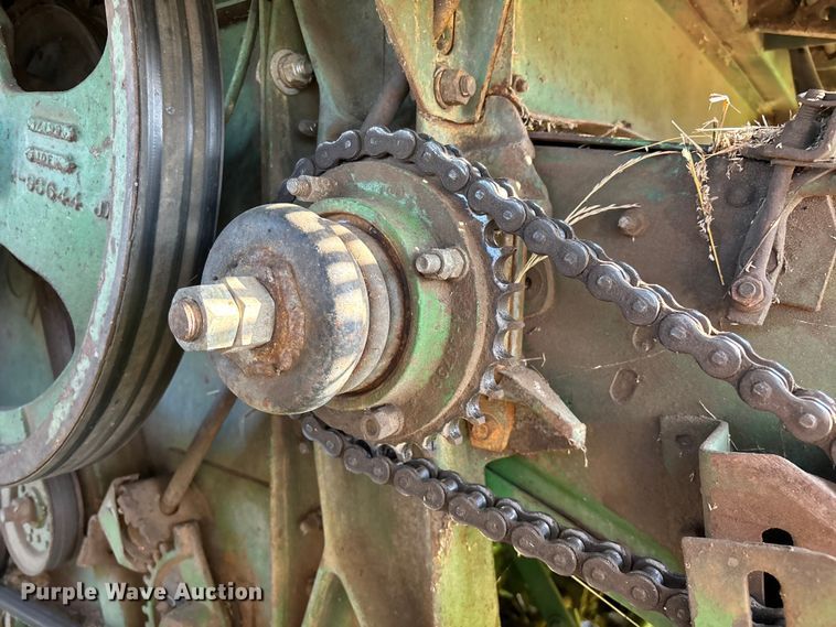 image for item FG0509 1982 John Deere 6620 Turbo combine