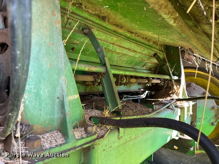 image for item FG0509 1982 John Deere 6620 Turbo combine