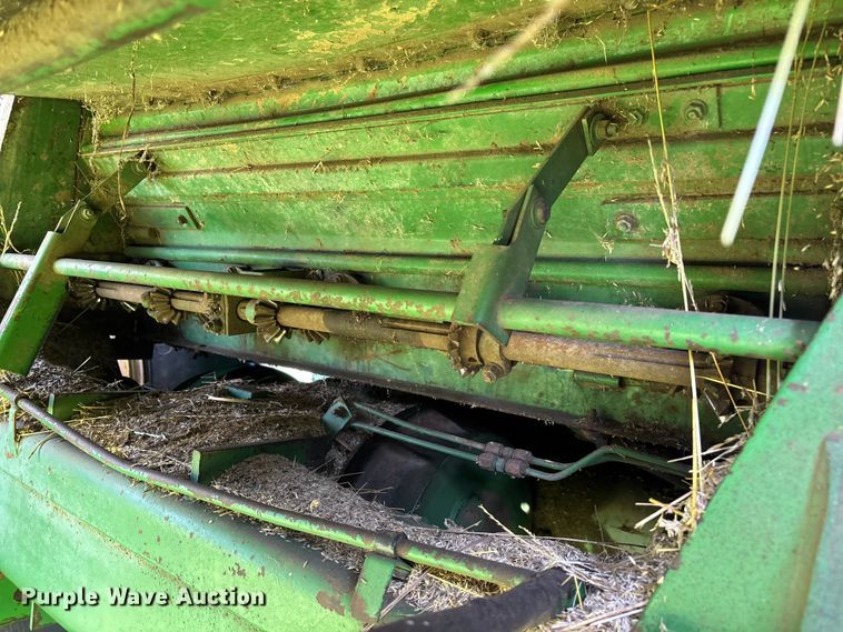 image for item FG0509 1982 John Deere 6620 Turbo combine