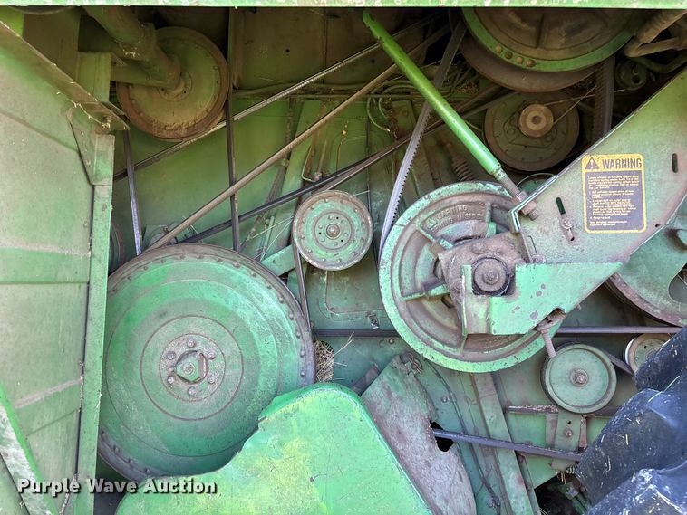 image for item FG0509 1982 John Deere 6620 Turbo combine