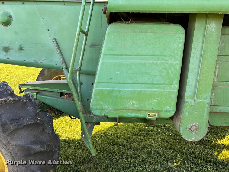 image for item FG0509 1982 John Deere 6620 Turbo combine