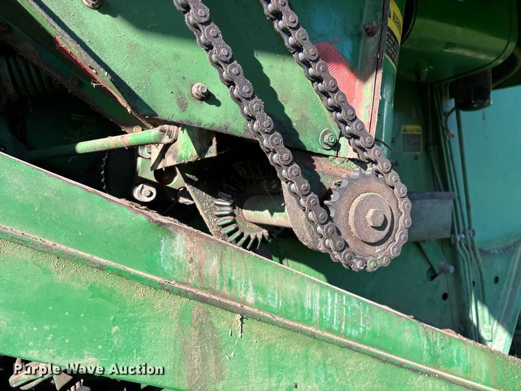 image for item FG0509 1982 John Deere 6620 Turbo combine