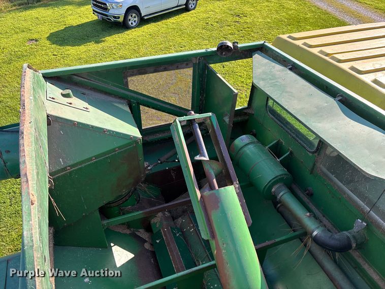 image for item FG0509 1982 John Deere 6620 Turbo combine