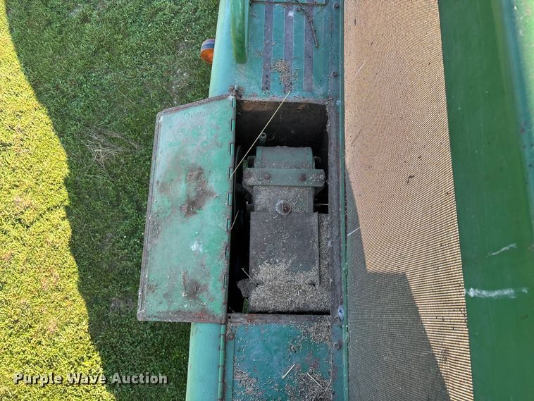 image for item FG0509 1982 John Deere 6620 Turbo combine