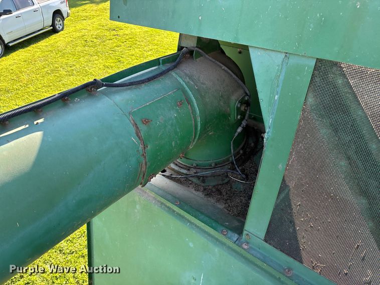image for item FG0509 1982 John Deere 6620 Turbo combine