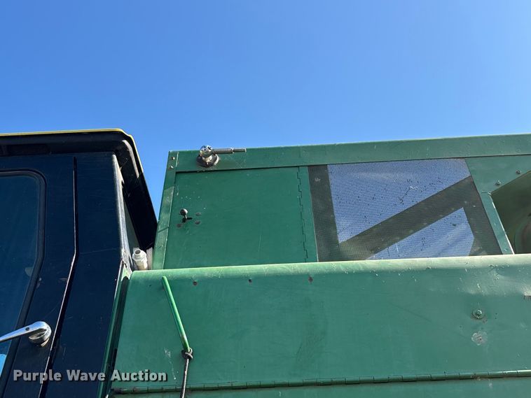 image for item FG0509 1982 John Deere 6620 Turbo combine