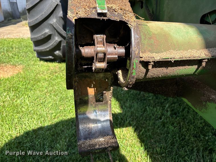 image for item FG0509 1982 John Deere 6620 Turbo combine