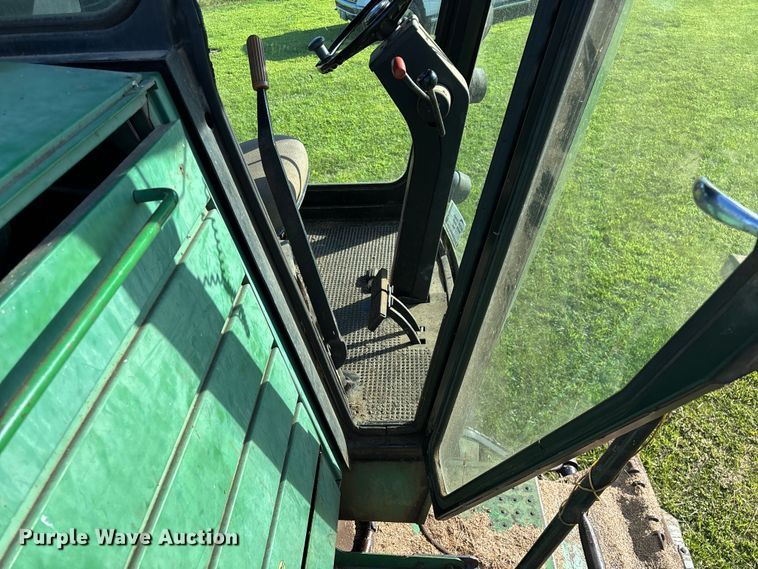 image for item FG0509 1982 John Deere 6620 Turbo combine