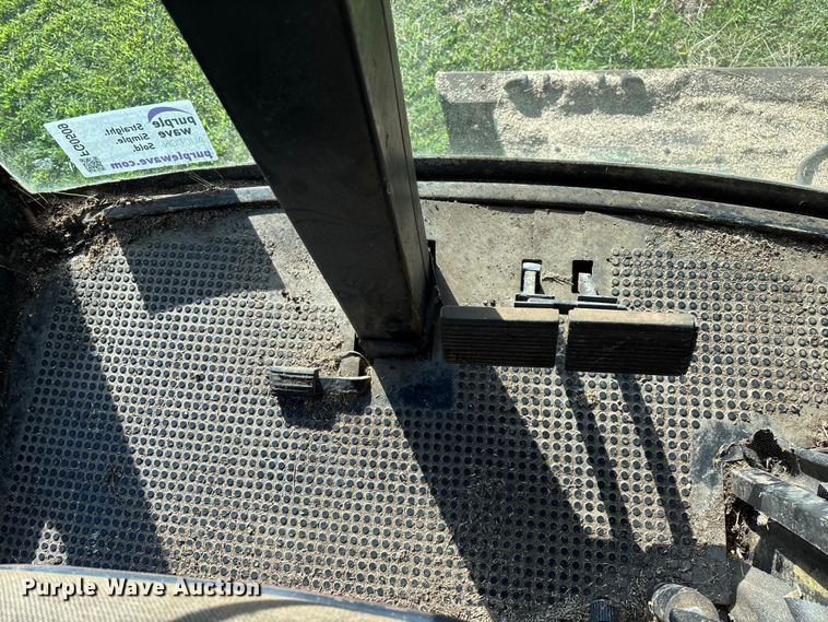 image for item FG0509 1982 John Deere 6620 Turbo combine