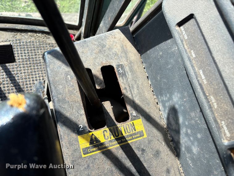 image for item FG0509 1982 John Deere 6620 Turbo combine