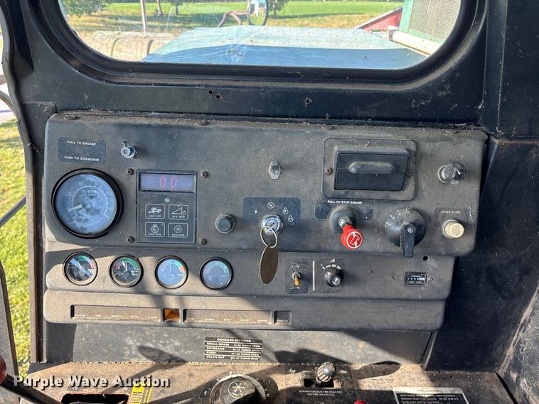 image for item FG0509 1982 John Deere 6620 Turbo combine