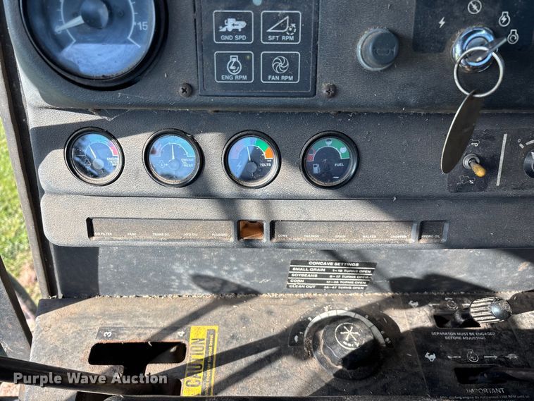 image for item FG0509 1982 John Deere 6620 Turbo combine