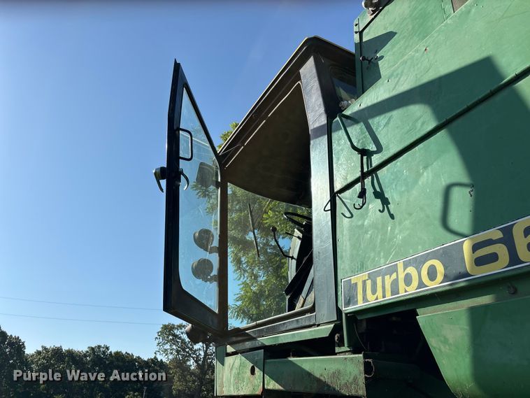 image for item FG0509 1982 John Deere 6620 Turbo combine