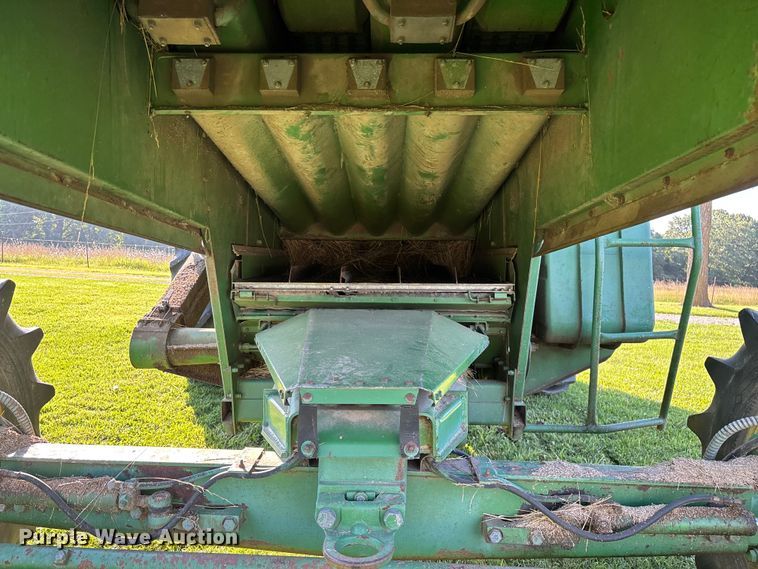 image for item FG0509 1982 John Deere 6620 Turbo combine