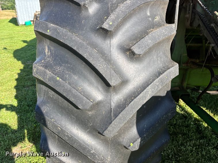 image for item FG0509 1982 John Deere 6620 Turbo combine