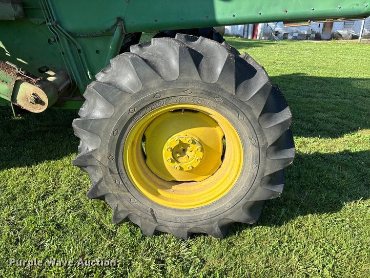 image for item FG0509 1982 John Deere 6620 Turbo combine