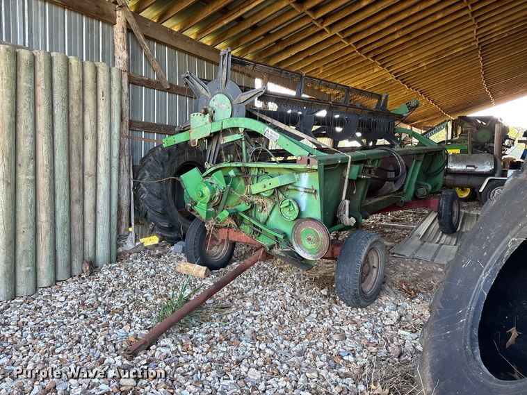 image for item FG0509 1982 John Deere 6620 Turbo combine