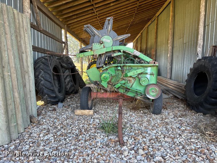 image for item FG0509 1982 John Deere 6620 Turbo combine