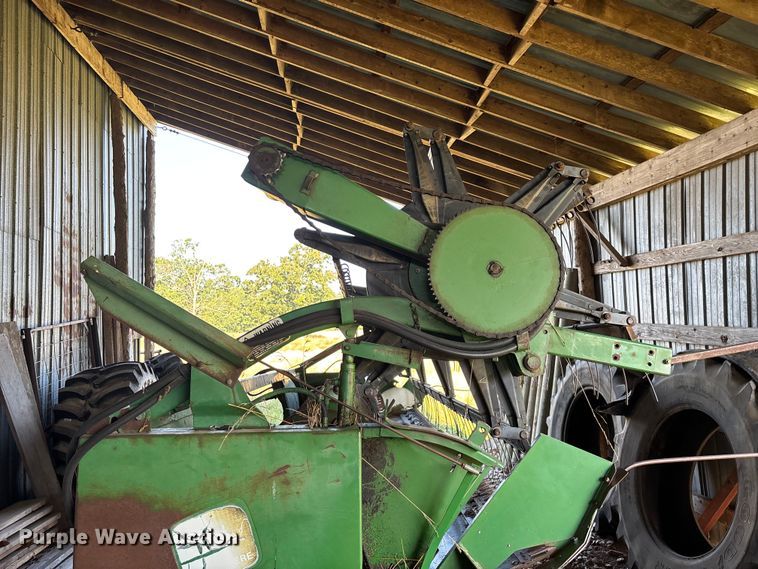 image for item FG0509 1982 John Deere 6620 Turbo combine