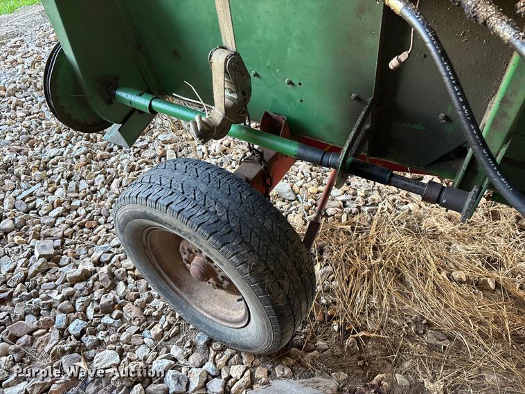 image for item FG0509 1982 John Deere 6620 Turbo combine