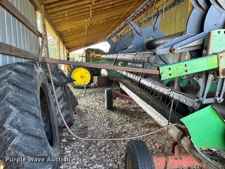 image for item FG0509 1982 John Deere 6620 Turbo combine
