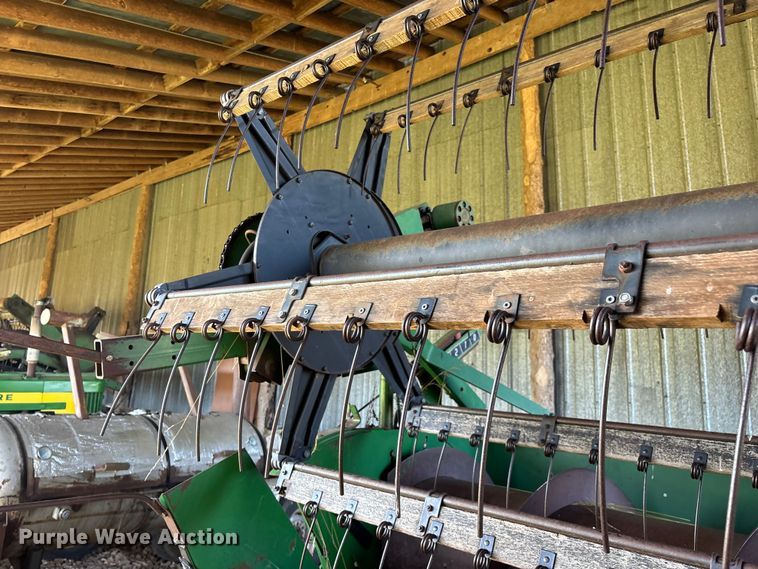 image for item FG0509 1982 John Deere 6620 Turbo combine