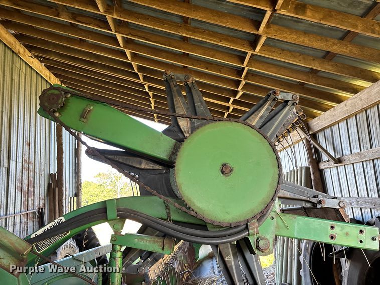 image for item FG0509 1982 John Deere 6620 Turbo combine