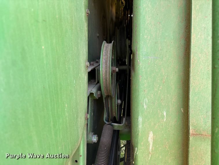 image for item FG0510 1980 John Deere 6620 Turbo combine