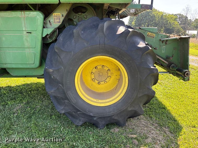 image for item FG0510 1980 John Deere 6620 Turbo combine