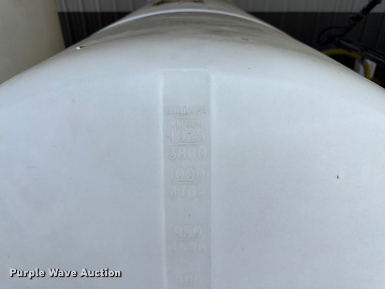 image for item FK3114 1,025 gallon poly tank