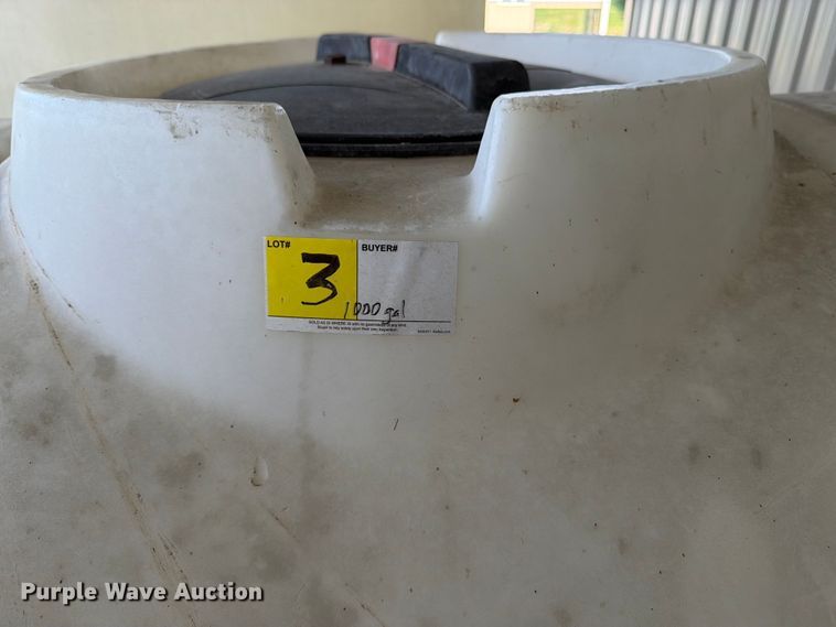 image for item FK3114 1,025 gallon poly tank