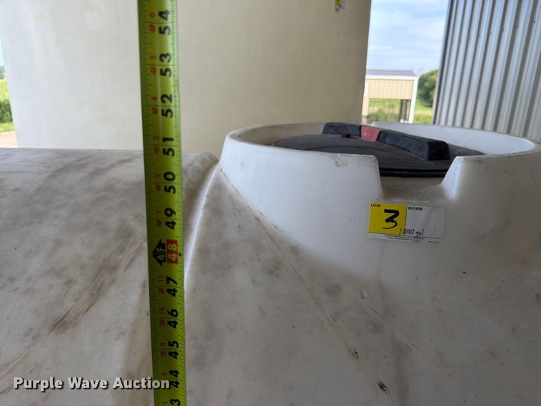 image for item FK3114 1,025 gallon poly tank