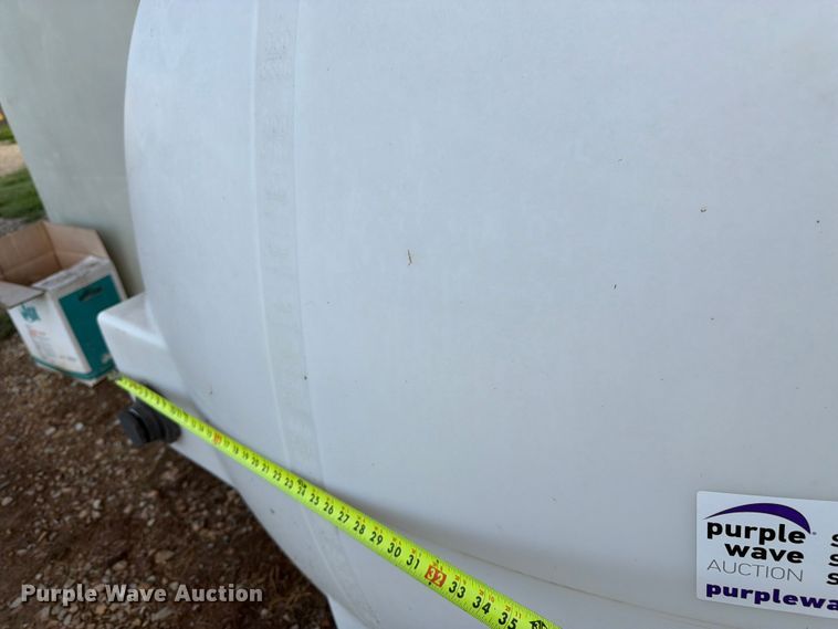 image for item FK3114 1,025 gallon poly tank
