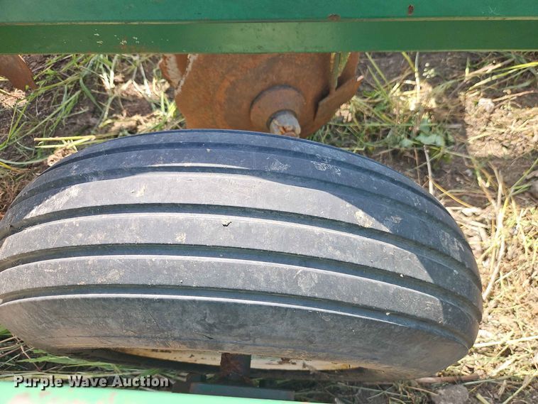 image for item FN5730 John Deere 14H off-set disk