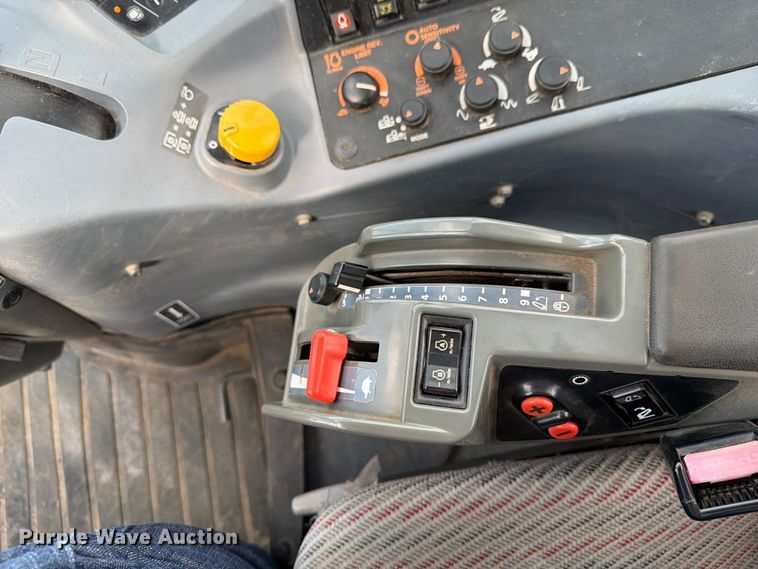 image for item NA9509 2013 Kubota M135GX MFWD tractor