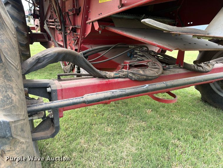 image for item NJ9073 1982 International 1460 combine
