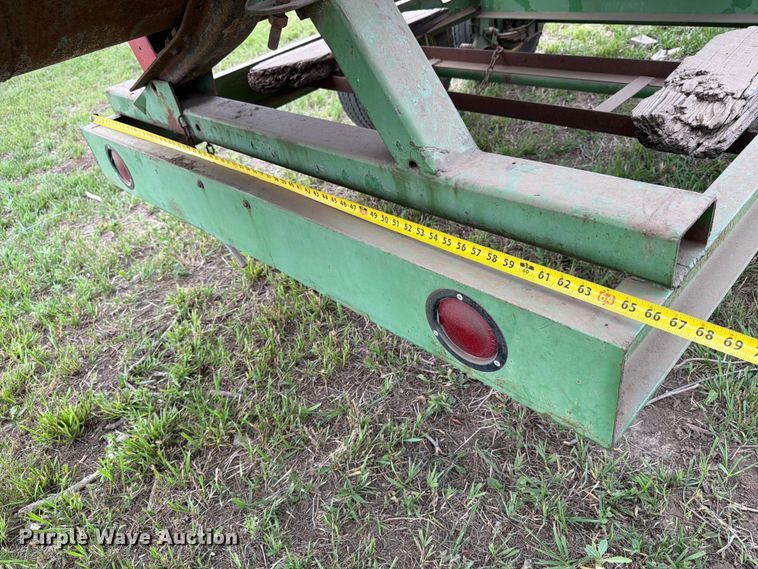 image for item NJ9073 1982 International 1460 combine