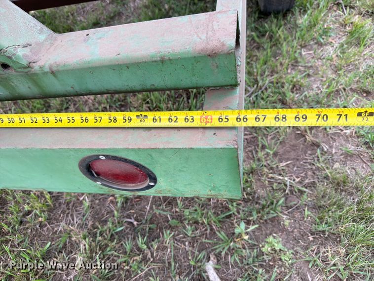 image for item NJ9073 1982 International 1460 combine