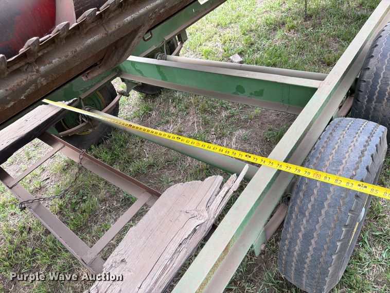 image for item NJ9073 1982 International 1460 combine