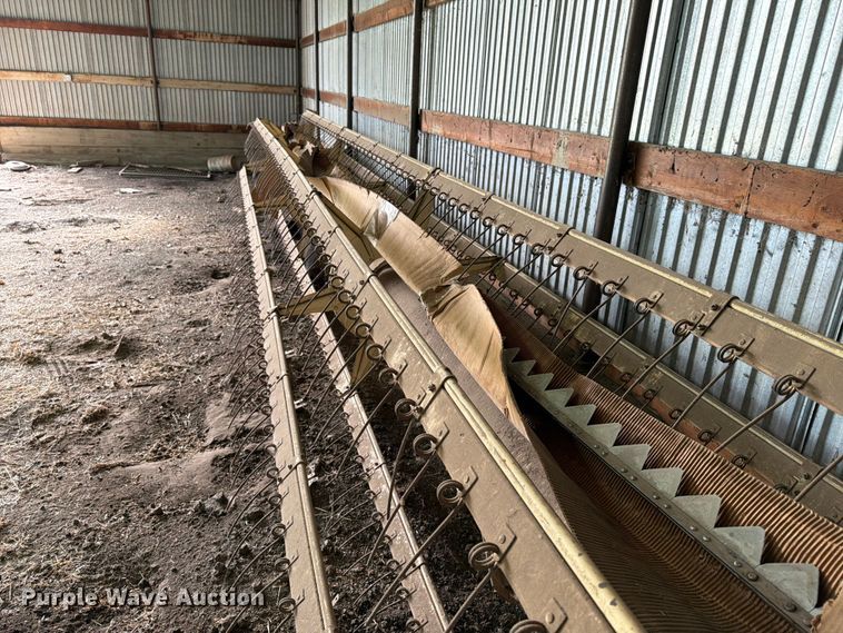 image for item NJ9073 1982 International 1460 combine