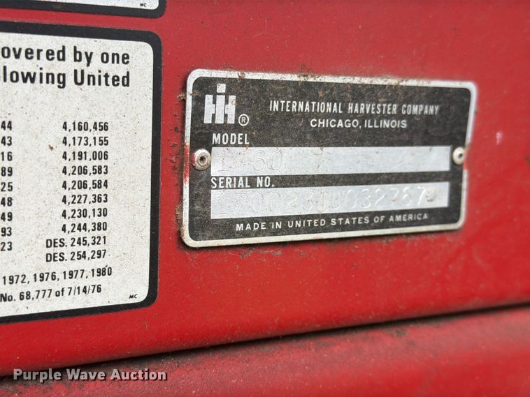 image for item NJ9073 1982 International 1460 combine