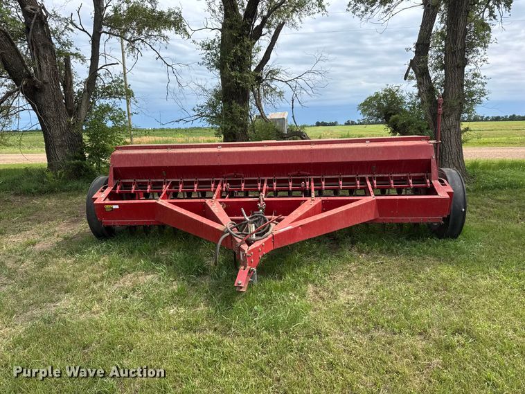 image for item NJ9074 International 5100 Drill grain drill