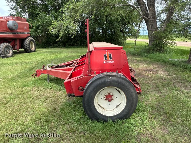image for item NJ9074 International 5100 Drill grain drill