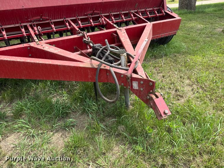 image for item NJ9074 International 5100 Drill grain drill
